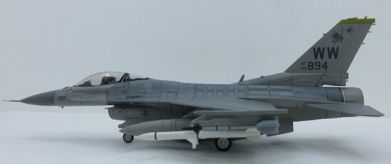 ホビーマスター　プリモ　F-16CM HOBBYMASTER 1/72 F-16CM Fighting Falcon 92-3894, PACAF Viper